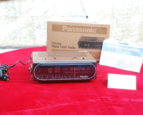 martys_panasonic_alarm_clock_02