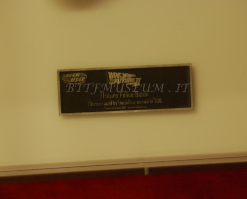 future_police_baton_03