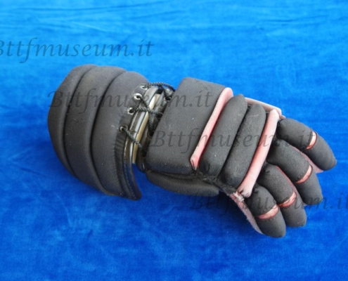 griffs_hockey_glove_02