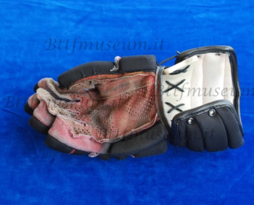 griffs_hockey_glove_03