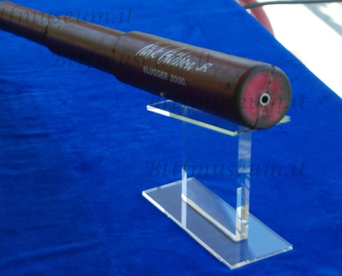 griffs_stunt_baseball_bat_03